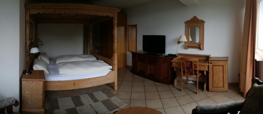 Hotel Zur Engelsburg Hausen-Wied Rom bilde
