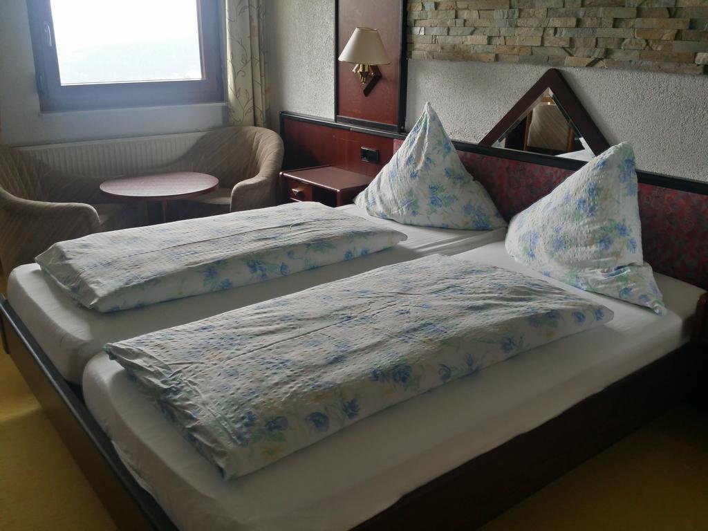 Hotel Zur Engelsburg Hausen-Wied Rom bilde